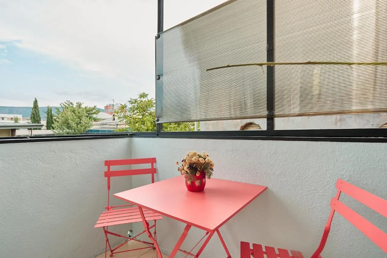 Charming Apartment On Odessa Street Тбилиси Грузия
