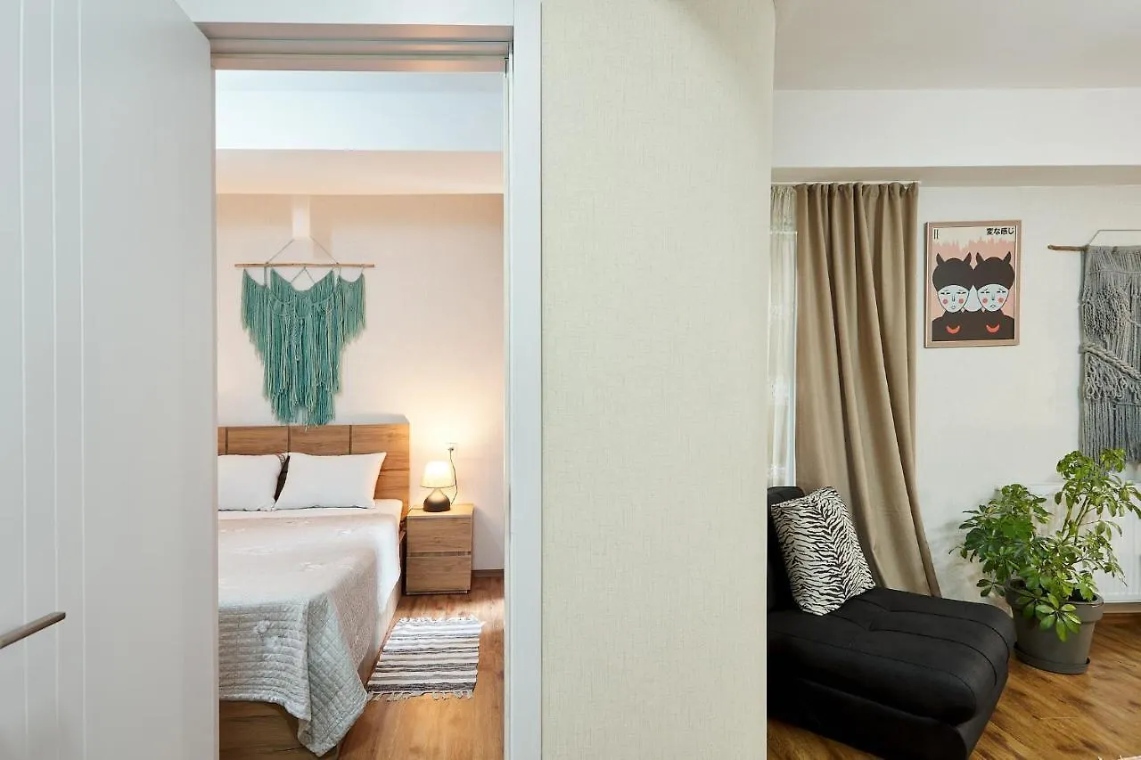 Charming Apartment On Odessa Street Тбилиси
